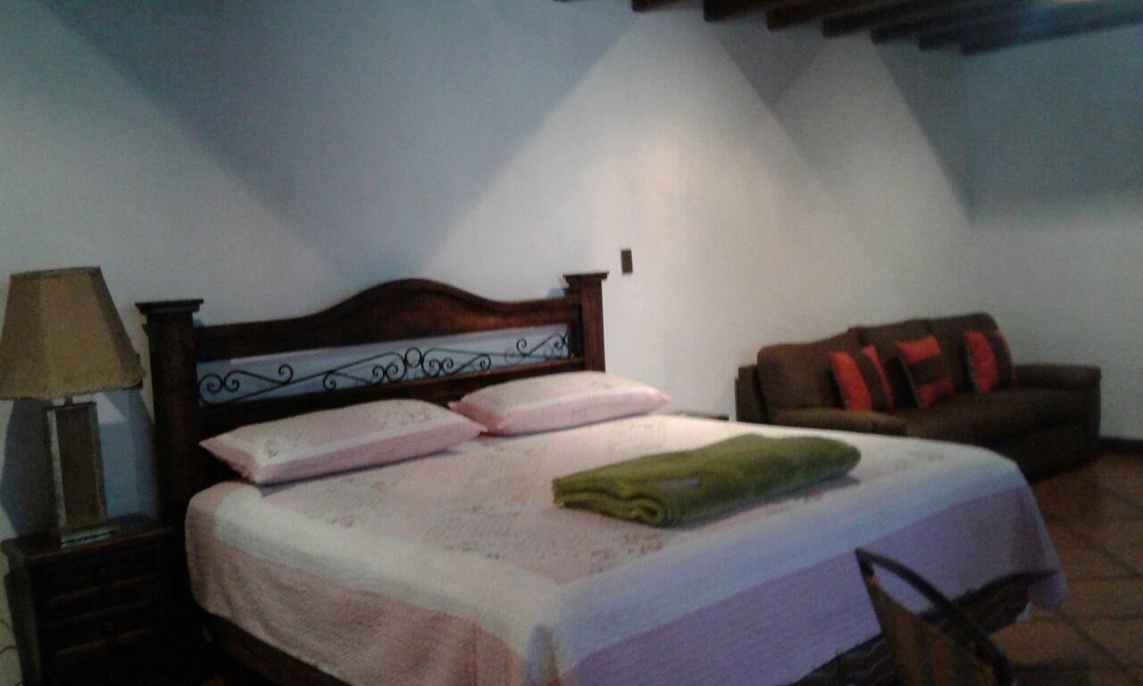 Bed and Breakfast La Casa De La Alameda Antigua Екстер'єр фото