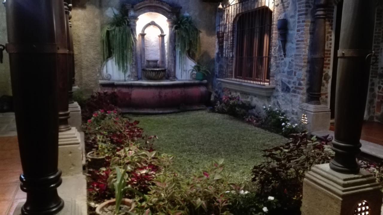 Bed and Breakfast La Casa De La Alameda Antigua Екстер'єр фото