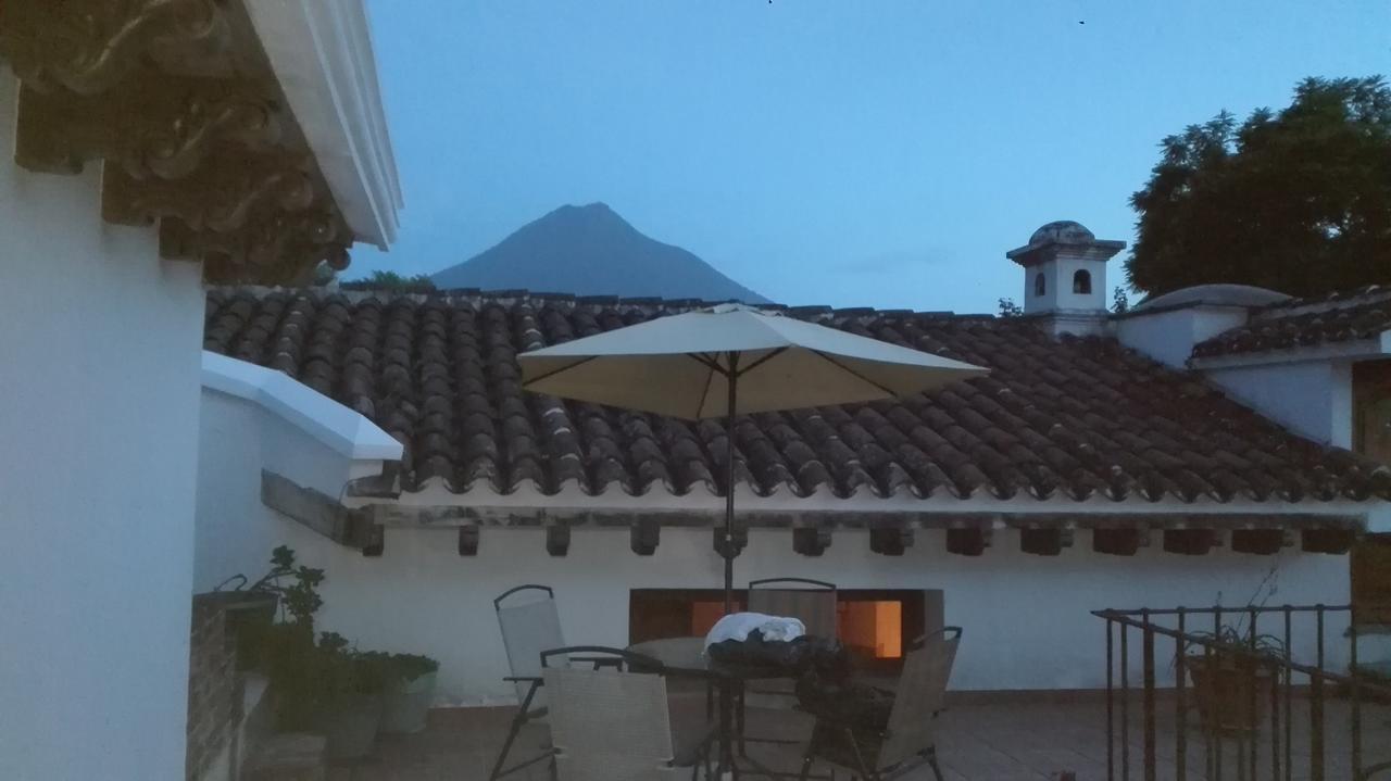 Bed and Breakfast La Casa De La Alameda Antigua Екстер'єр фото