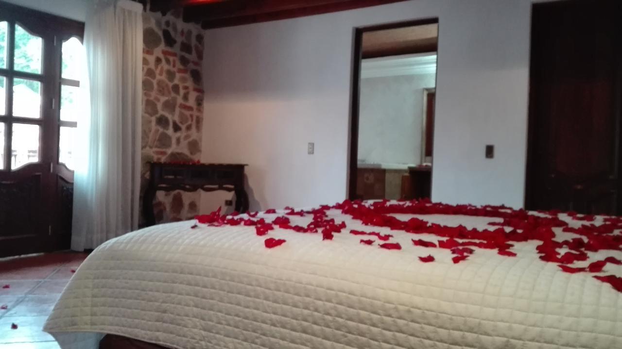 Bed and Breakfast La Casa De La Alameda Antigua Екстер'єр фото