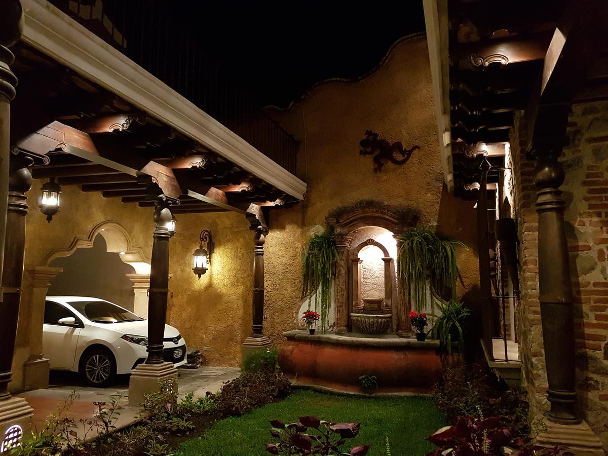 Bed and Breakfast La Casa De La Alameda Antigua Екстер'єр фото