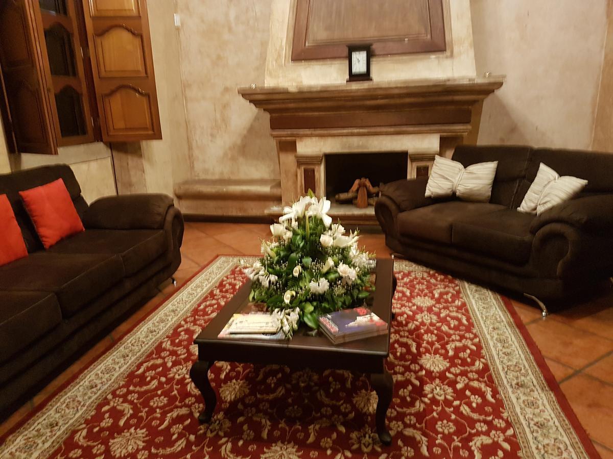 Bed and Breakfast La Casa De La Alameda Antigua Екстер'єр фото