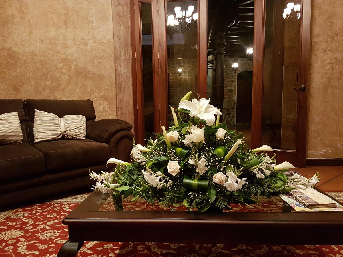 Bed and Breakfast La Casa De La Alameda Antigua Екстер'єр фото