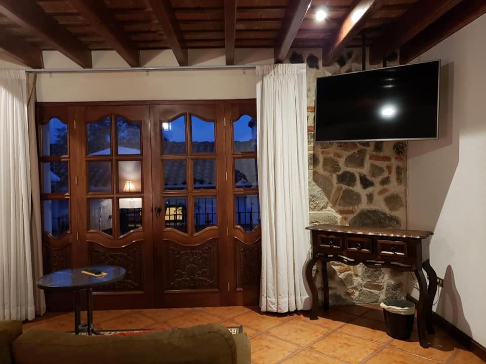 Bed and Breakfast La Casa De La Alameda Antigua Екстер'єр фото